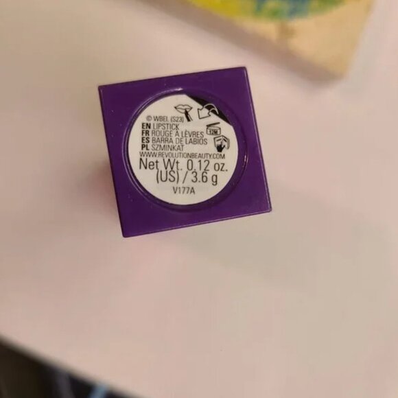 Willy Wonka x REVOLUTION "Wonka Lipstick" - creamy brown - Picture 12 of 12